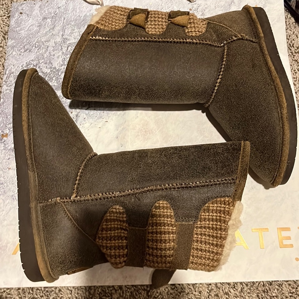 Boots fuzzy inside bear paw